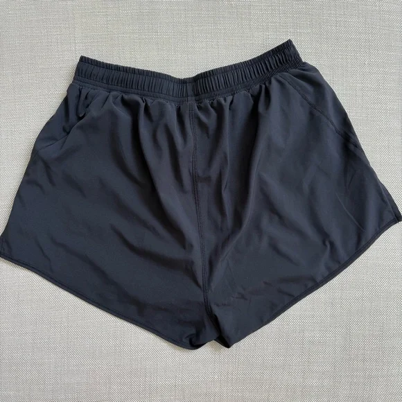 Alo Yoga Stride Short - Picture 2 of 3